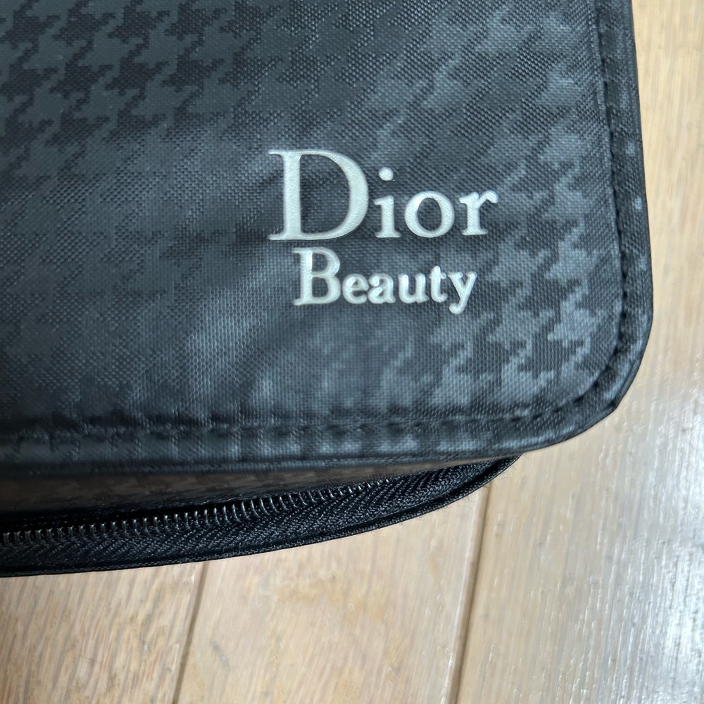 Dior Beauty Black Houndstooth make up case. Excellent like new condition.
